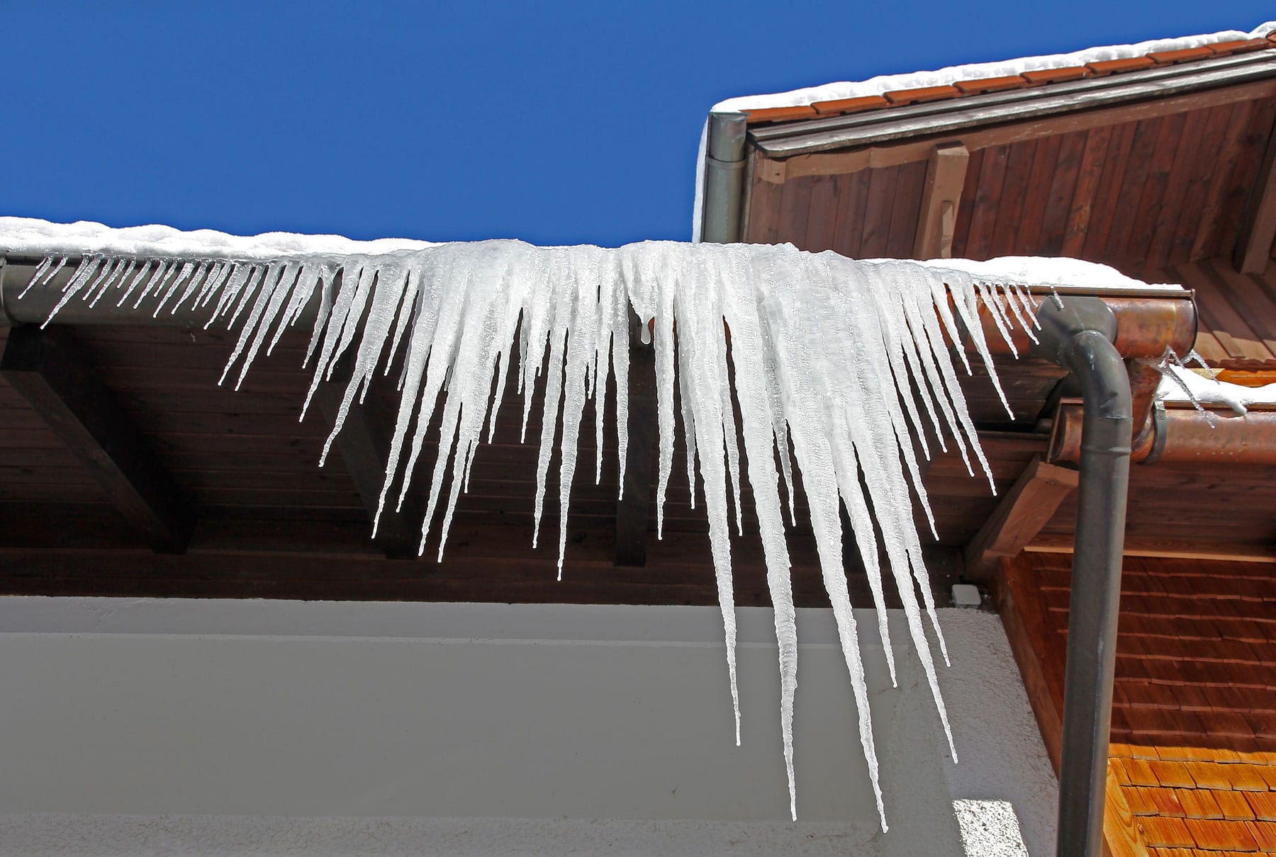 Bridgewater Builders | Understanding Ice Dams in Montana